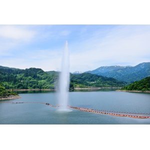 画像: 山形市から月山花笠ラインと月山湖大噴水見学と鶴岡より湯野浜温泉へのタクシー手配