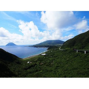 画像: 八丈島から大里玉石垣や大阪トンネル展望台や裏見ケ滝や名古の展望台など見学して八丈島へのタクシー手配