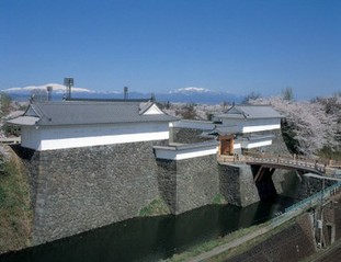 画像1: 山形市から霞城公園や文翔館や専称寺や石鳥居など観光して山形市へのタクシー手配