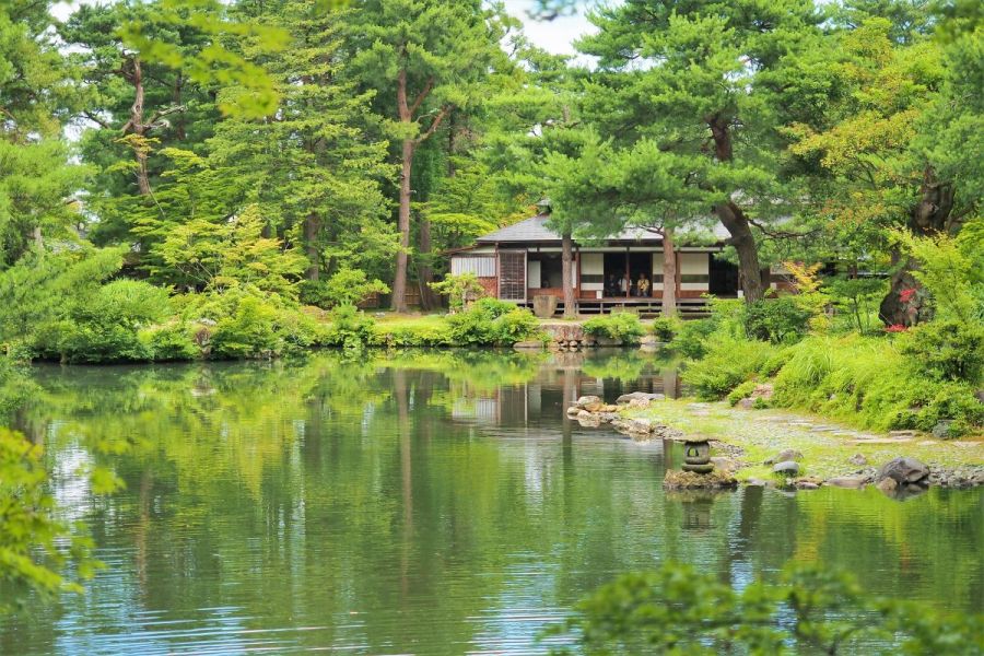 画像1: 新潟市内から新発田城址公園や清水園や市島邸や庵地焼や北方文化博物館を観光して月岡温泉へのタクシー手配