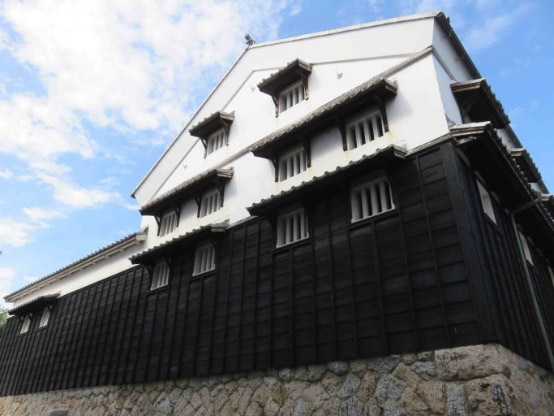 画像1: 豊橋市内から御油松並木や岡崎城（家康館）や八丁みそ（工場見学）や華蔵寺や仁吉の墓を見学して西浦温泉ヘのタクシー手配